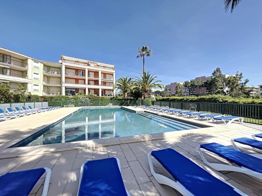 Port Marine - T3 Calme, Avec Terrasse, Piscine, Pres De La Apartamento