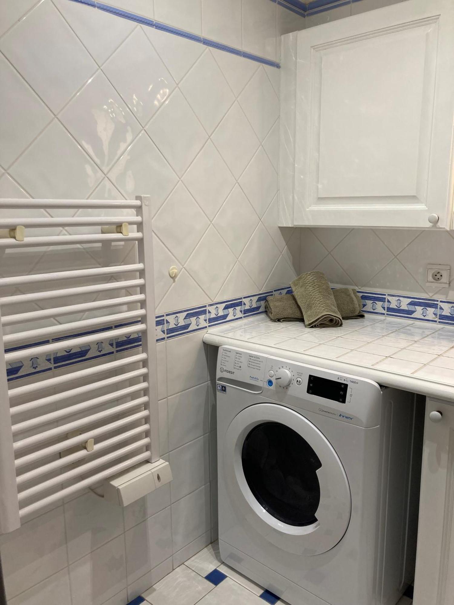 Apartamento Port Marine - T3 Calme, Avec Terrasse, Piscine, Pres De La *